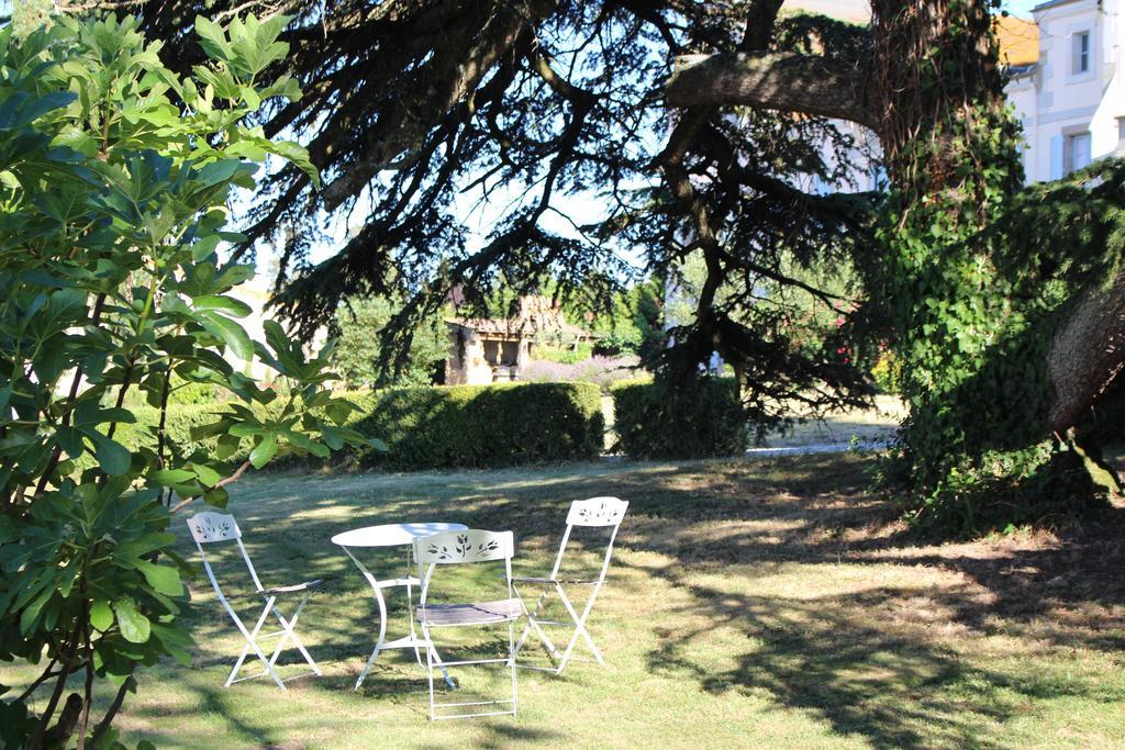 Chateau De Villeneuve - Montolieu Exterior photo